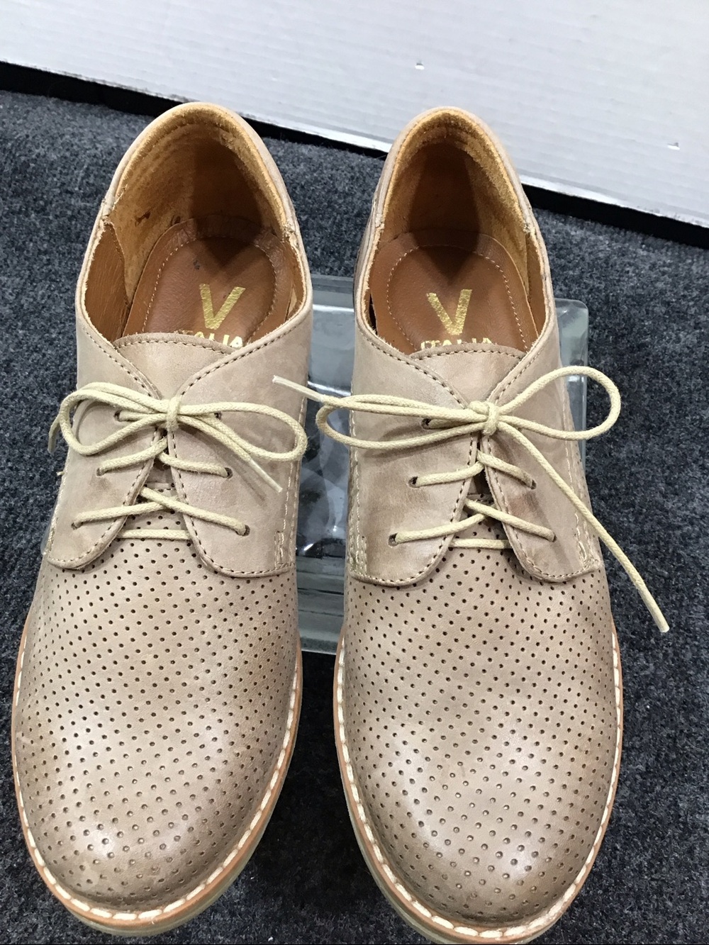 V Italia Gina Perforated Lace-Up Oxfords in Light Taupe 37 - Picture 2 of 12